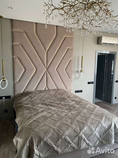 Мягкая стеновая панель со вставками из металла