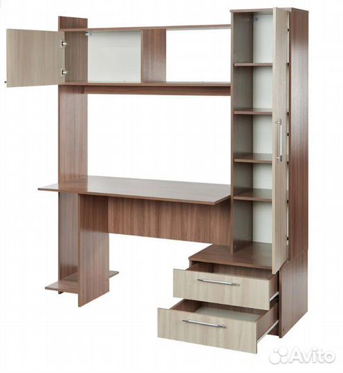 Компьютерный стол из дерева