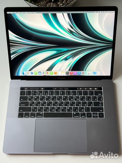 MacBook Pro 15” 2017, Core i7 16GB 256GB