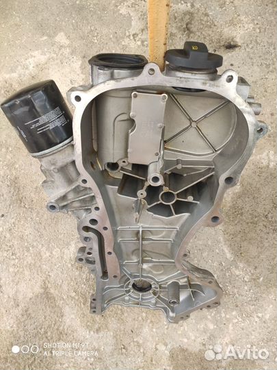 Передняя крышка двигателя Volkswagen polo 15 г