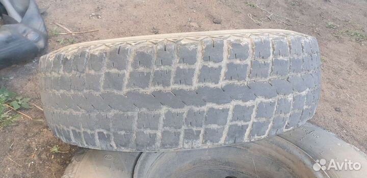Грузовые шины бу на 16
