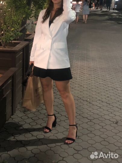 Белый пиджак