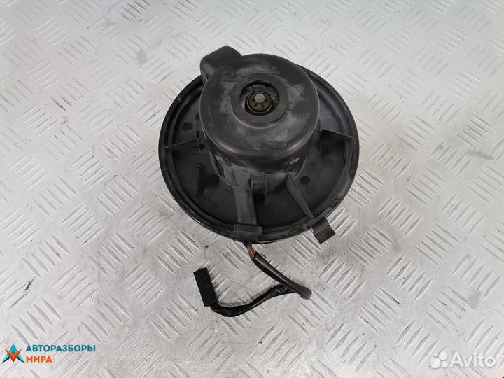 Моторчик печки Volkswagen Passat B3 1994 357819021