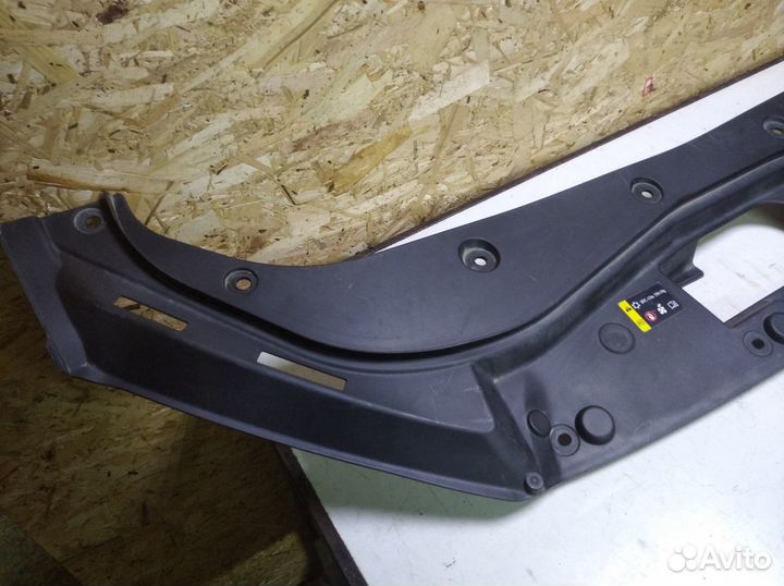 Накладка замка капота haval F7