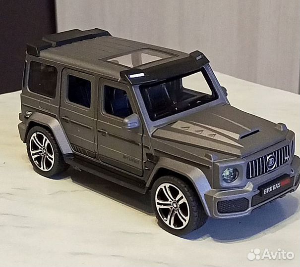 Модель Mersedes-Benz G800, металлическая 1:32