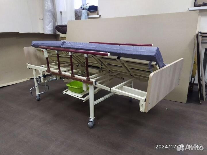 Кровать медицинская механическая для лежачих