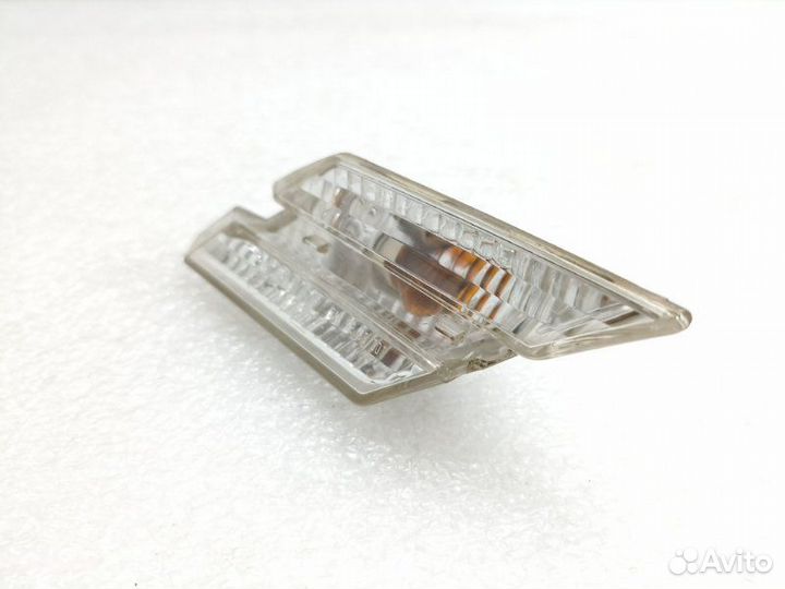 Повторитель поворота в крыло передний правый Bmw