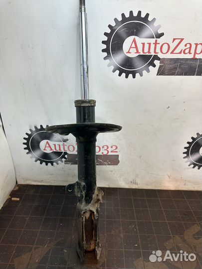 Амортизатор задний правый Toyota Camry V50-55