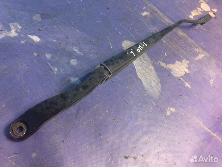 Поводок стеклоочистителя передний левый Chevrolet