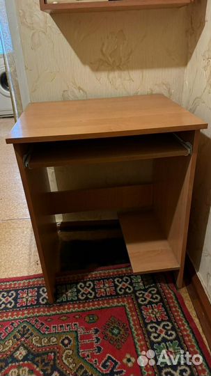 Компьютерный стол