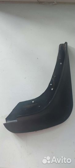 Брызговик правый передний Ford Focus 2+