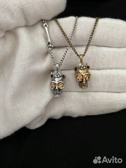 Подвеска с черепом Alexander McQueen