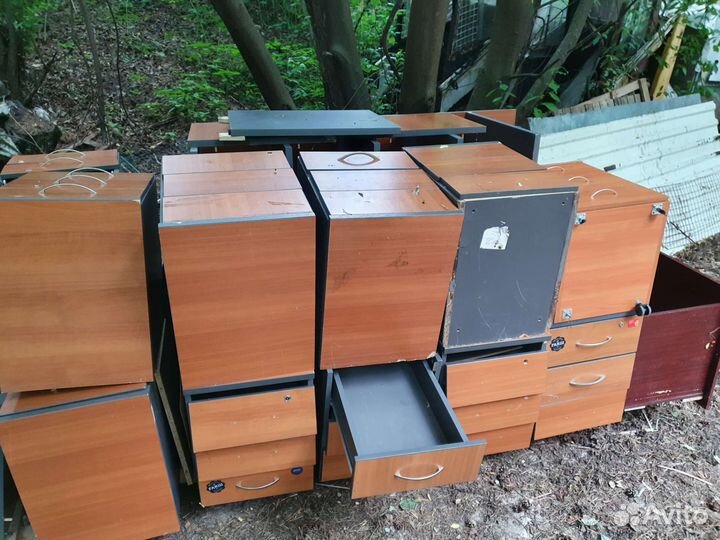 Тумба с выдвижными ящиками под ремонт