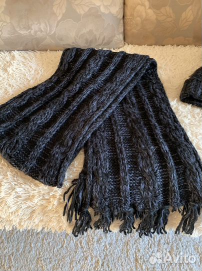 Продам шапку вязаную с шарфиком