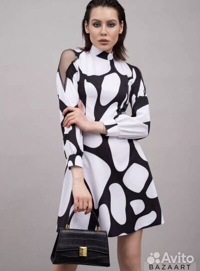 Пятнистое платье с открытыми-сетчатыми плечами