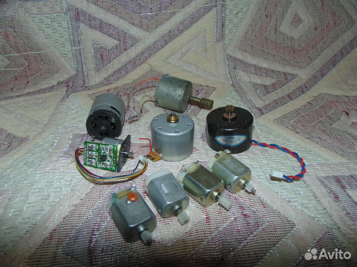Электродвигатель мотор 12V