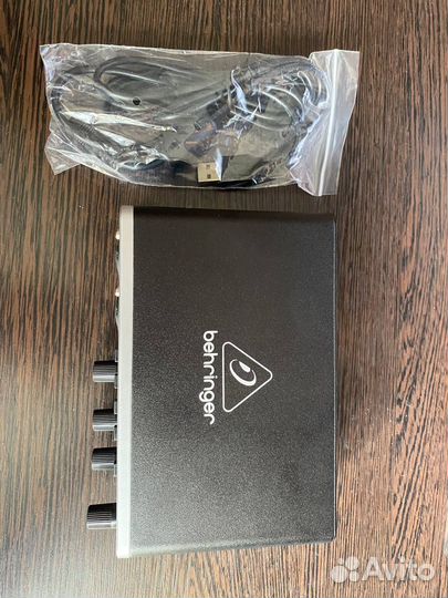 Внешняя звуковая карта behringer U-phoria UMC202HD