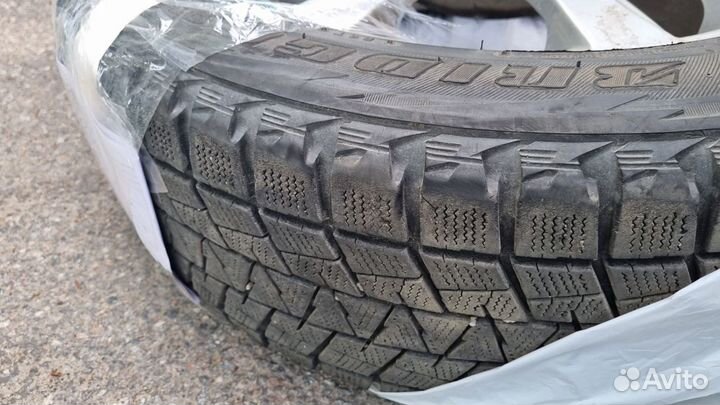 Bridgestone Blizzak DM-V1 235/55 R18