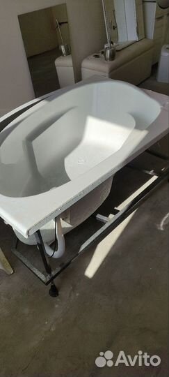 Ванна акриловая 140