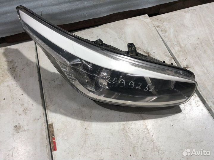 Фара правая Kia Ceed