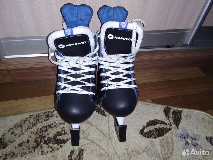 Коньки хоккейные