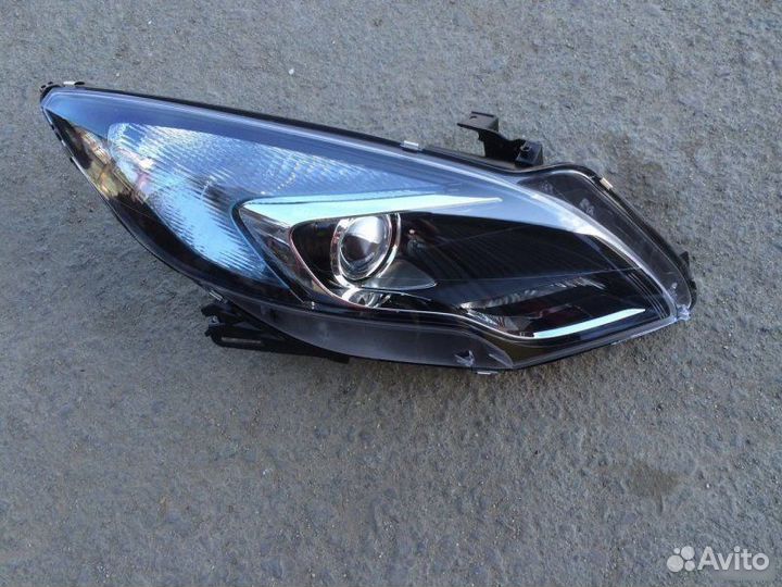 Фара Opel Zafira C