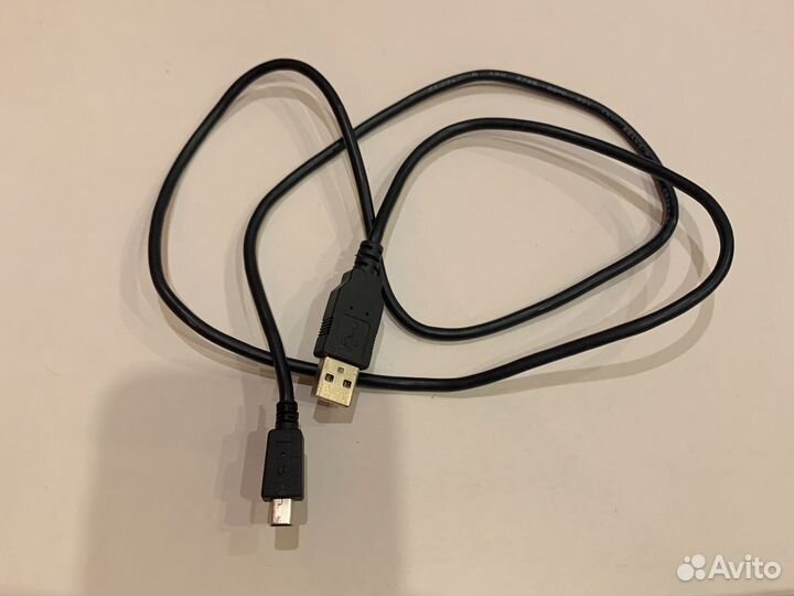 Кабель с разъемами USB-A на USB mini-B