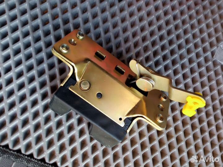 Замок багажника опель