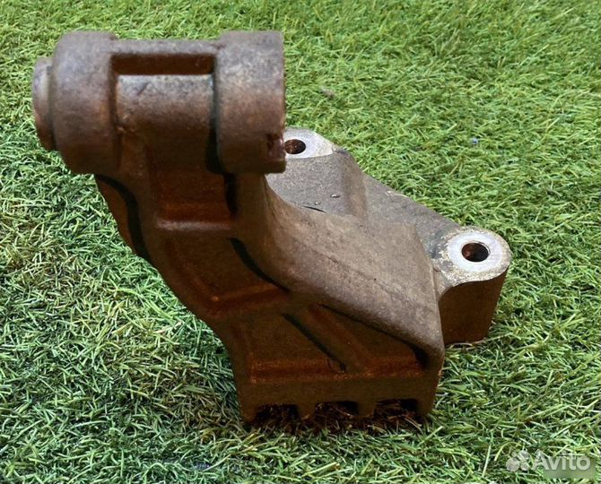 Кронштейн кпп левый Fiat Albea 2011