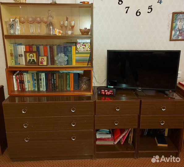 Комод, 2 тумбы и 3 полки