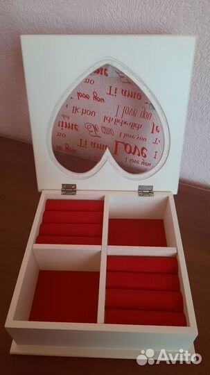 Шкатулка для ювелирных украшений