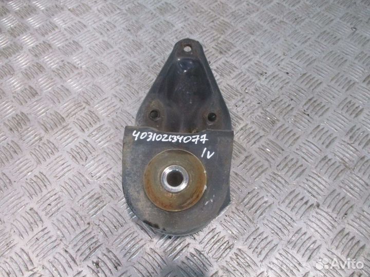 Кронштейн передней рессоры Iveco 504354486