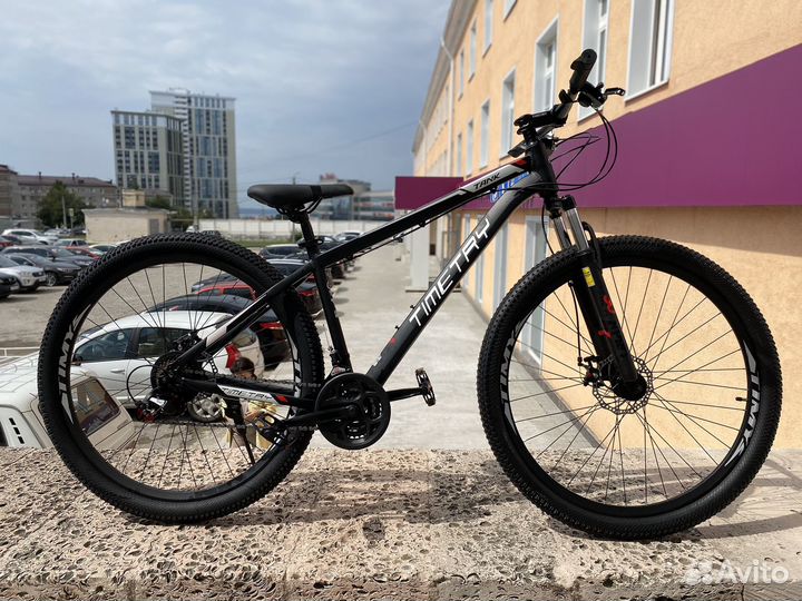 Новый горный велосипед на алюминиевой раме