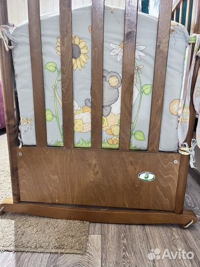 Детская кроватка качалка из массива