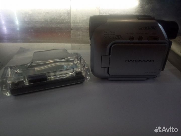 Видеокамера Sony Handycam DCR-HC22E PAL