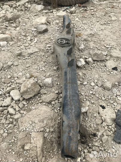 Лыжа подрамника Audi Q7 4.2 TDI