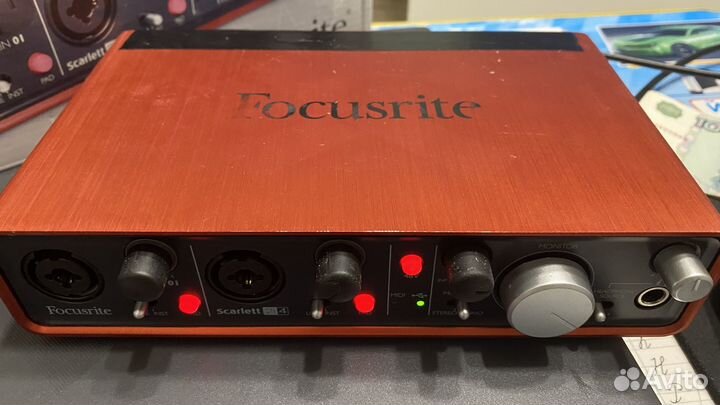 Звуковая карта focusrite scarlett 2i4 1Gen