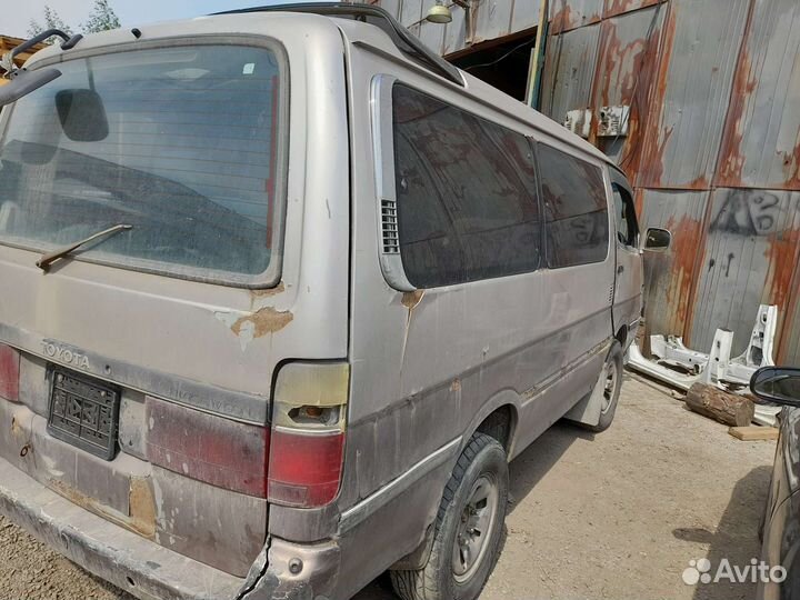 Авто в разбор на запчасти Toyota Hiace