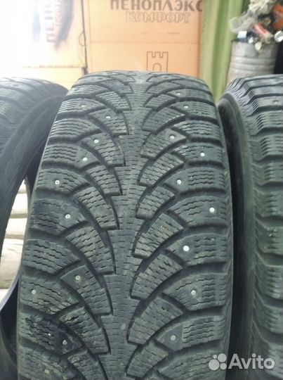 Nokian Tyres Hakkapeliitta 4 215/60 R16