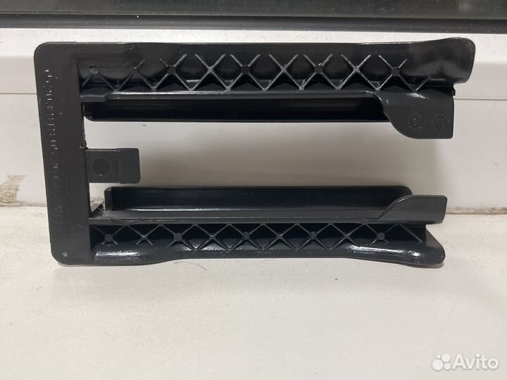 Заглушка салазки сиденья Mercedes w203