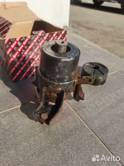 Подушка двигателя Toyota Camry 40 2.4 2AZ-FE