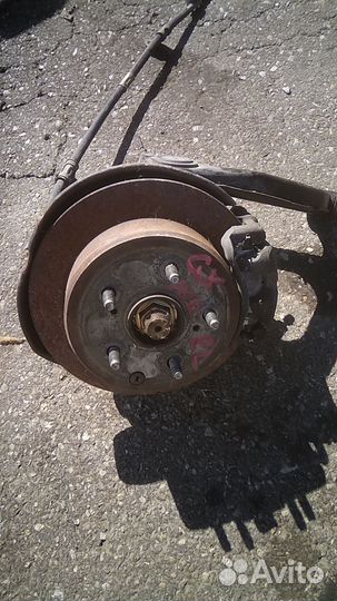 Ступица задняя левая на toyota mark II GX100 1G-FE