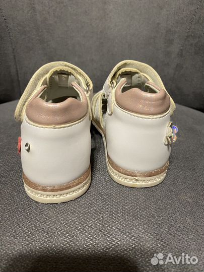 Сандалии для девочки 22 размер