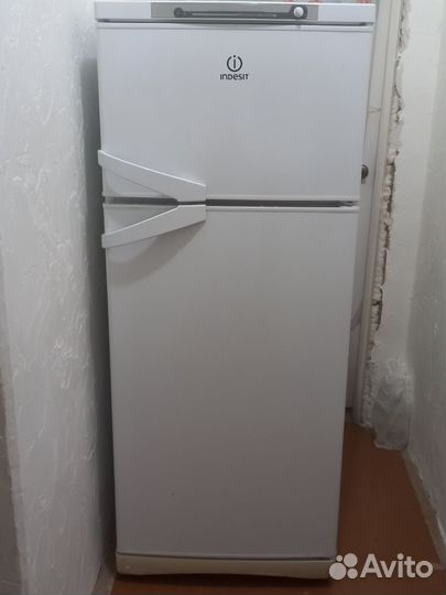 Холодильник Indesit ST145 б/у