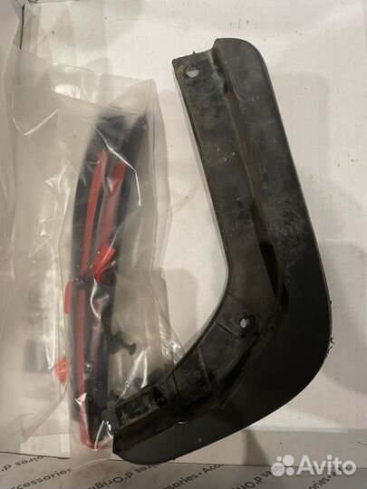 Брызговик передний левый Ауди А4 b8