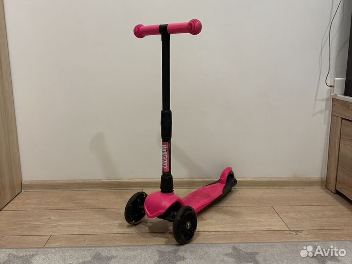 Самокат трехколесный розовый «дерзкий»