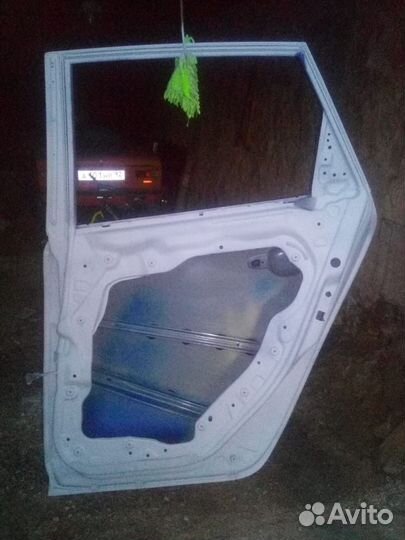 Дверь задняя правая для mazda 3 бк хетчбэк