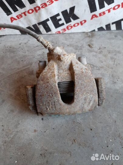 Суппорт передний правый Ford C-Max 2008