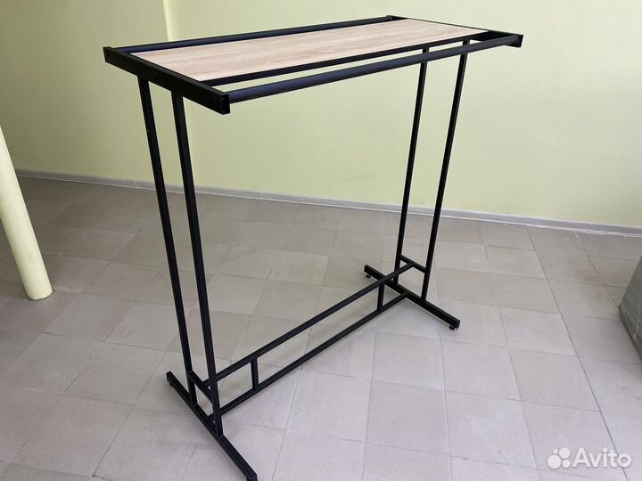 Торговое оборудование для магазина одежда