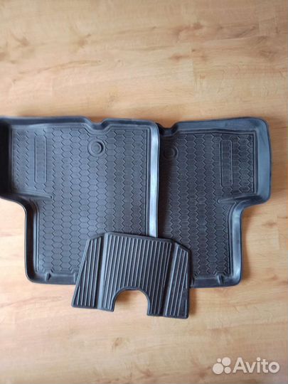 Автомобильные коврики резиновые